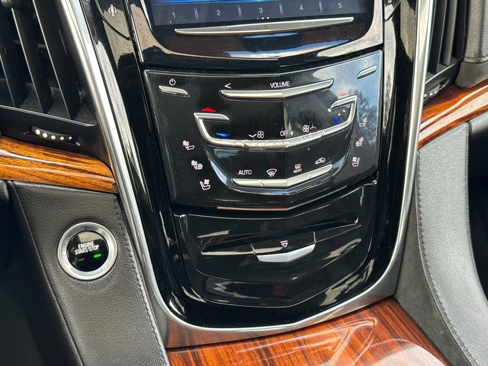 2015 Cadillac Escalade Luxury