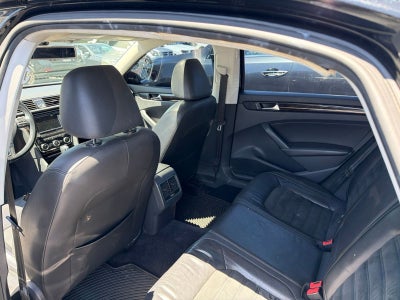 2014 Volkswagen Passat SEL Premium