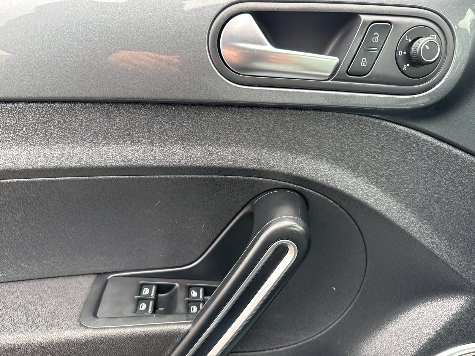 2017 Volkswagen Beetle 1.8T S