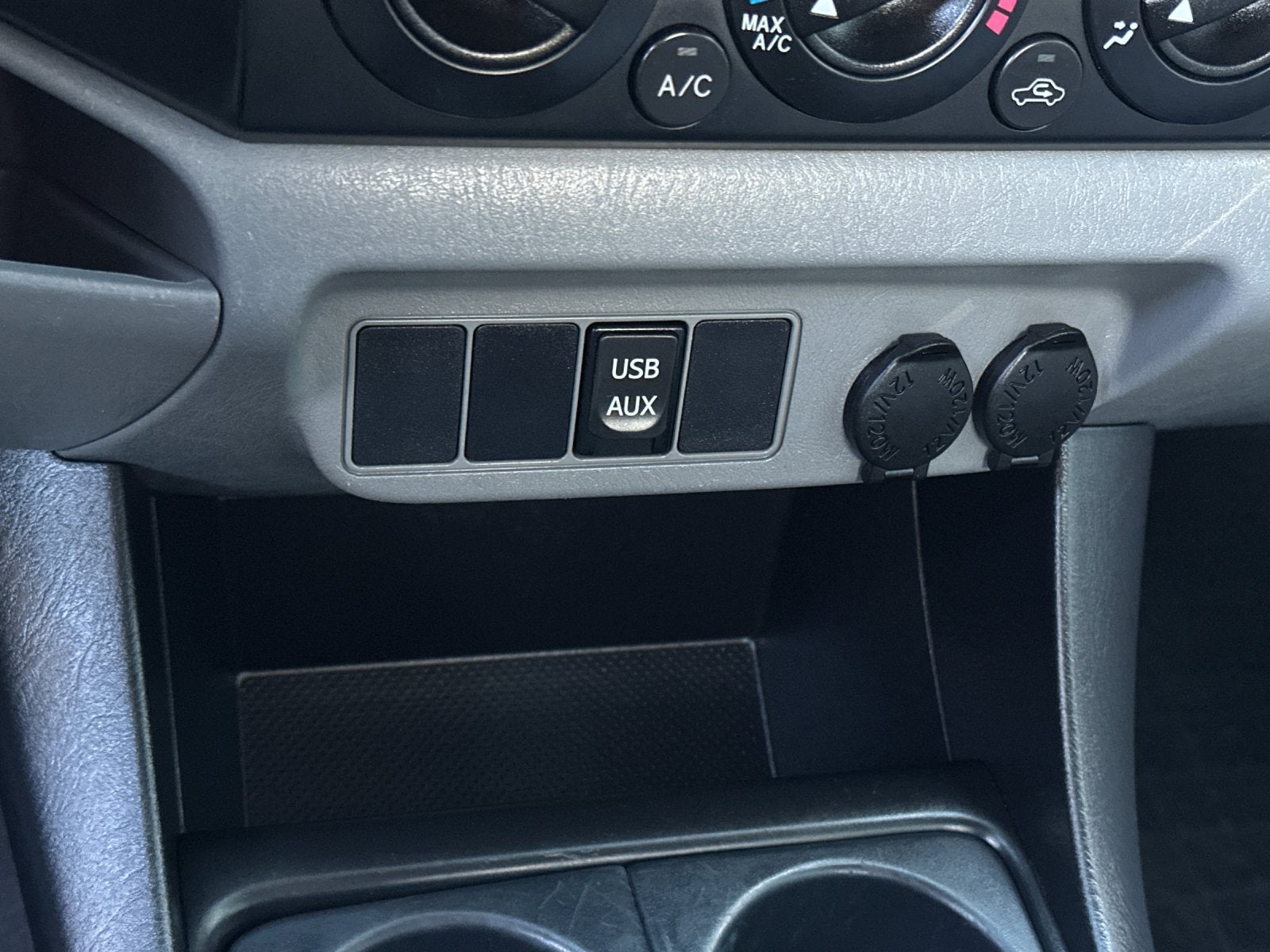 2015 Toyota Tacoma 2WD Access Cab I4 AT (Natl)