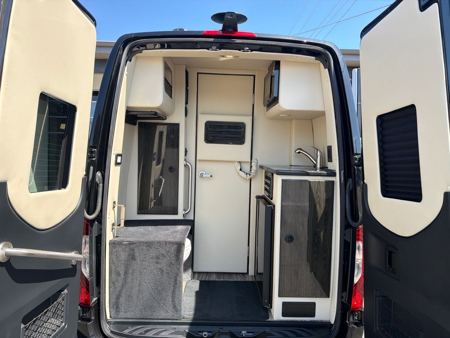 2023 Mercedes-Benz Sprinter 2500 Crew 144 WB 4MATIC®