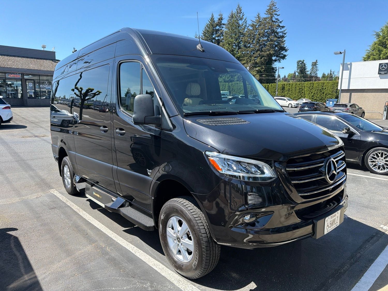 2023 Mercedes-Benz Sprinter 2500 Crew 144 WB 4MATIC®