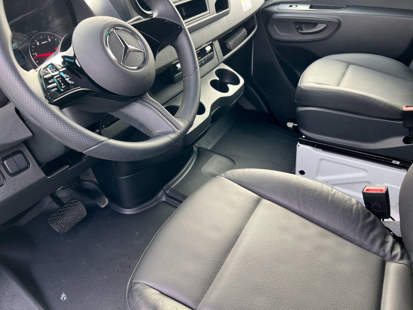 2025 Mercedes-Benz Sprinter 2500 Cargo 144 WB High Roof