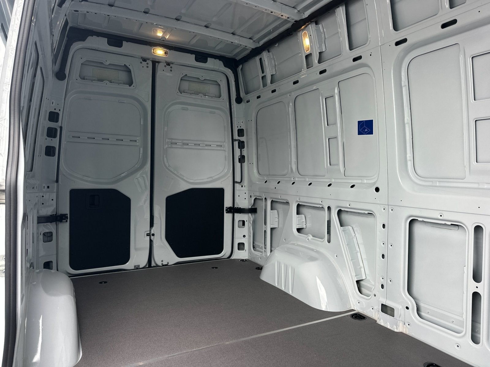 2025 Mercedes-Benz Sprinter 2500 Cargo 144 WB