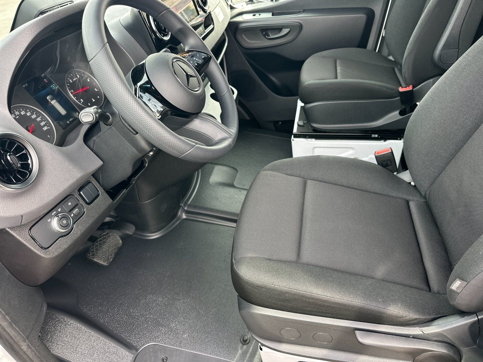 2026 Mercedes-Benz Sprinter 2500 Cargo 144 WB