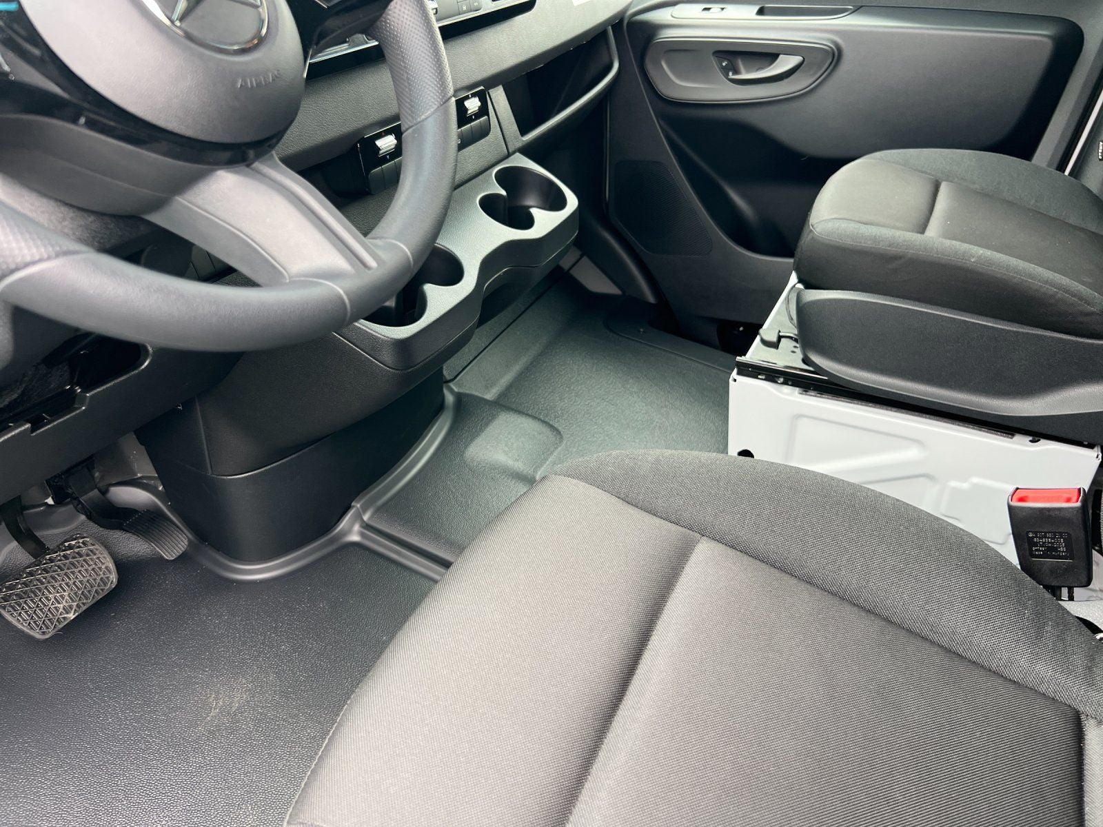 2025 Mercedes-Benz Sprinter 2500 Cargo 144 WB