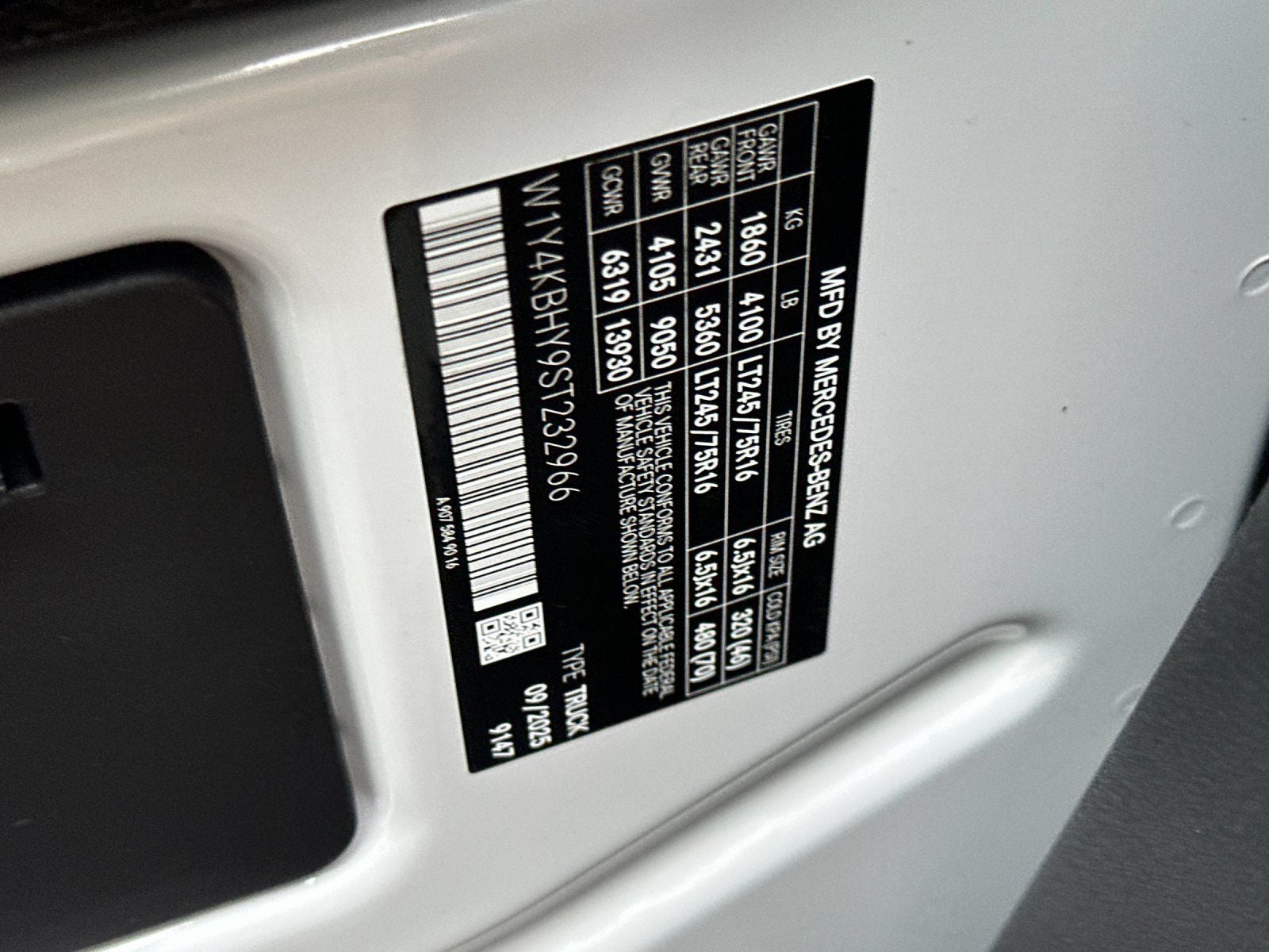 2025 Mercedes-Benz Sprinter 2500 Cargo Cargo 144 WB High Roof