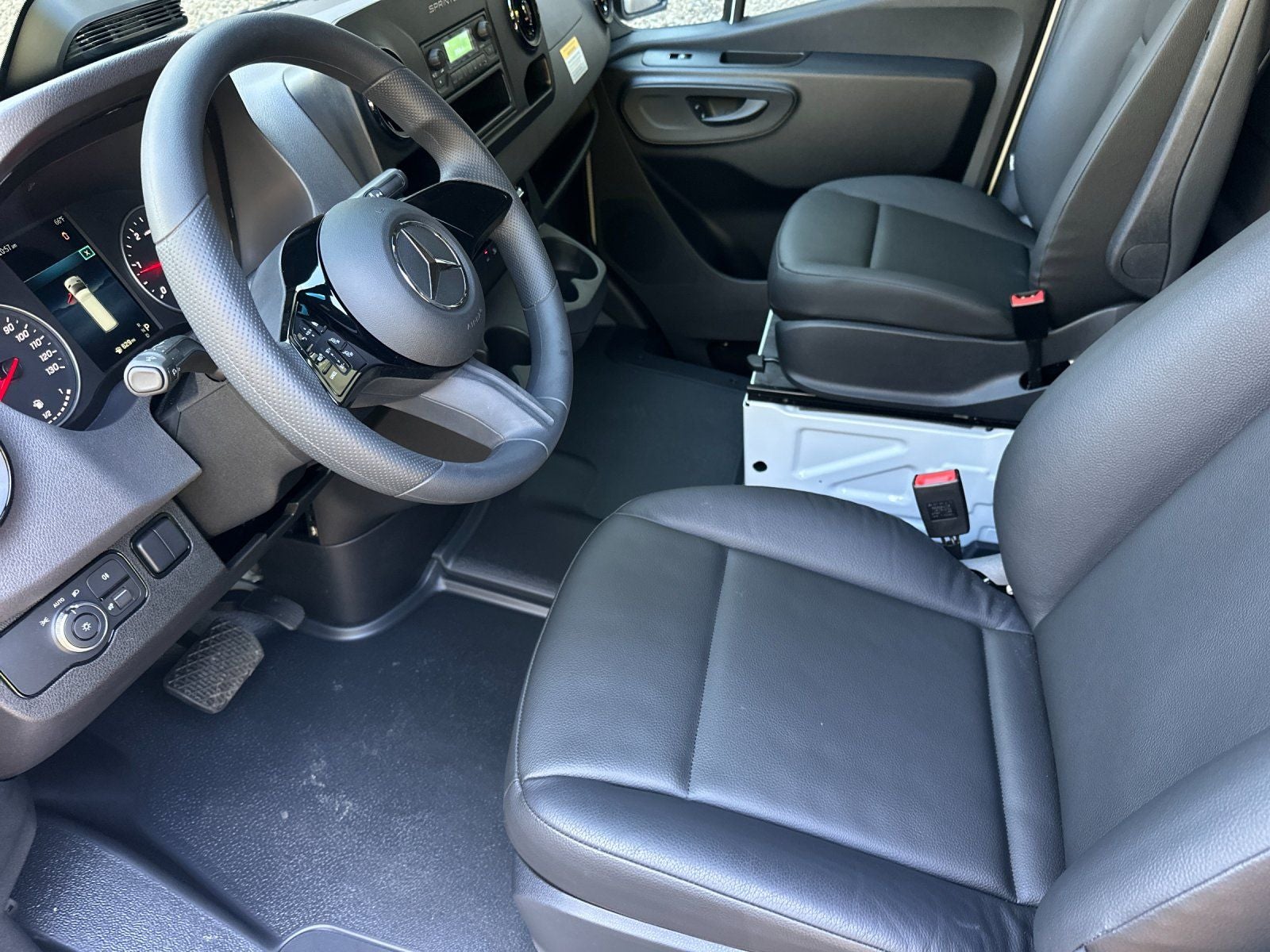 2025 Mercedes-Benz Sprinter 2500 Cargo 144 WB