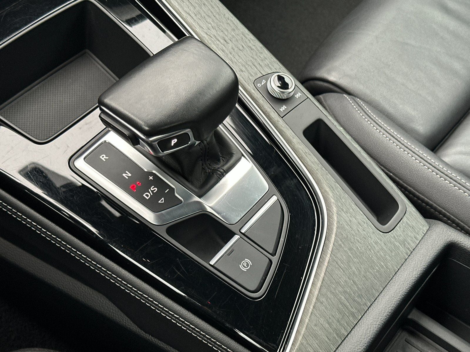 2023 Audi A4 45 S line Premium Plus quattro