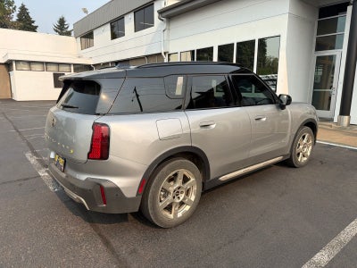 2025 MINI Cooper Countryman Iconic