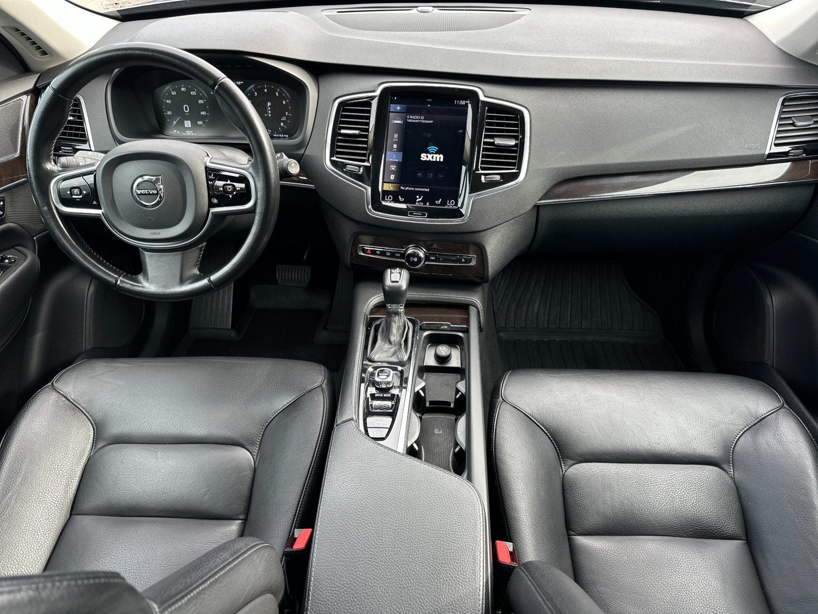 2017 Volvo XC90 T6 Momentum