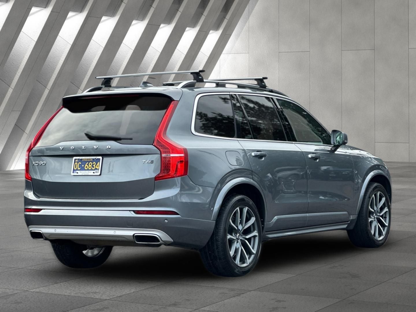 2017 Volvo XC90 T6 Momentum