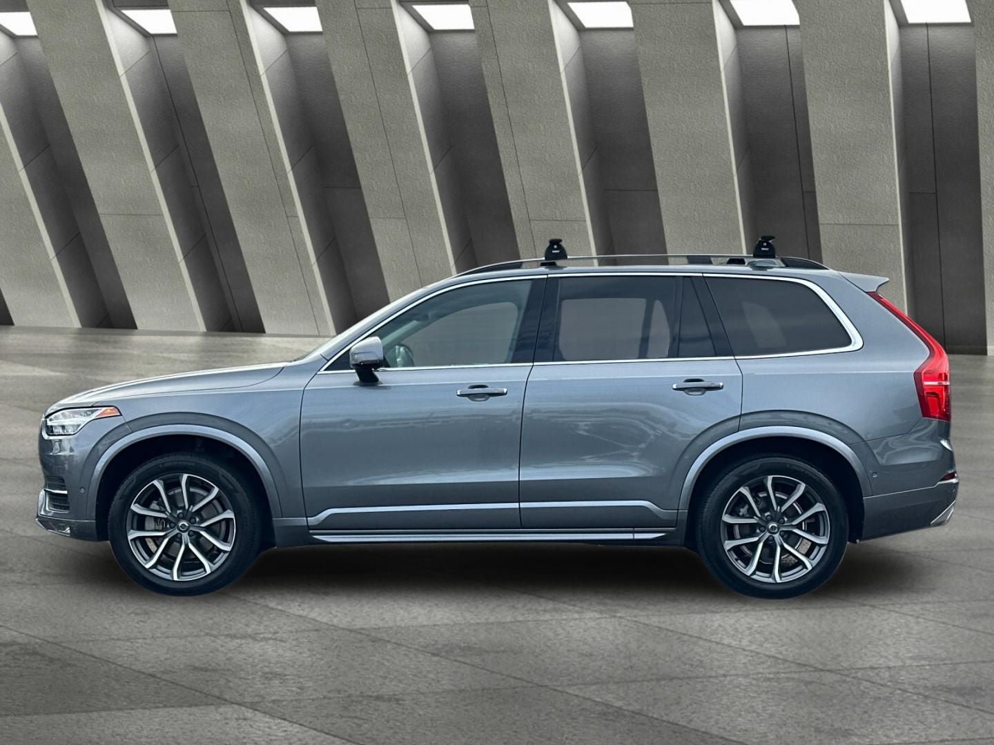 2017 Volvo XC90 T6 Momentum