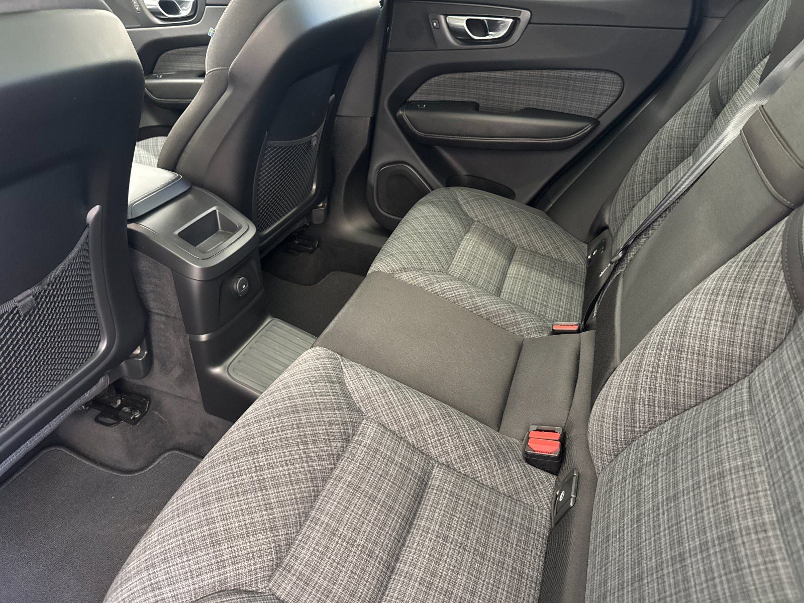 2022 Volvo XC60 Recharge Plug-In Hybrid T8 Inscription Expression