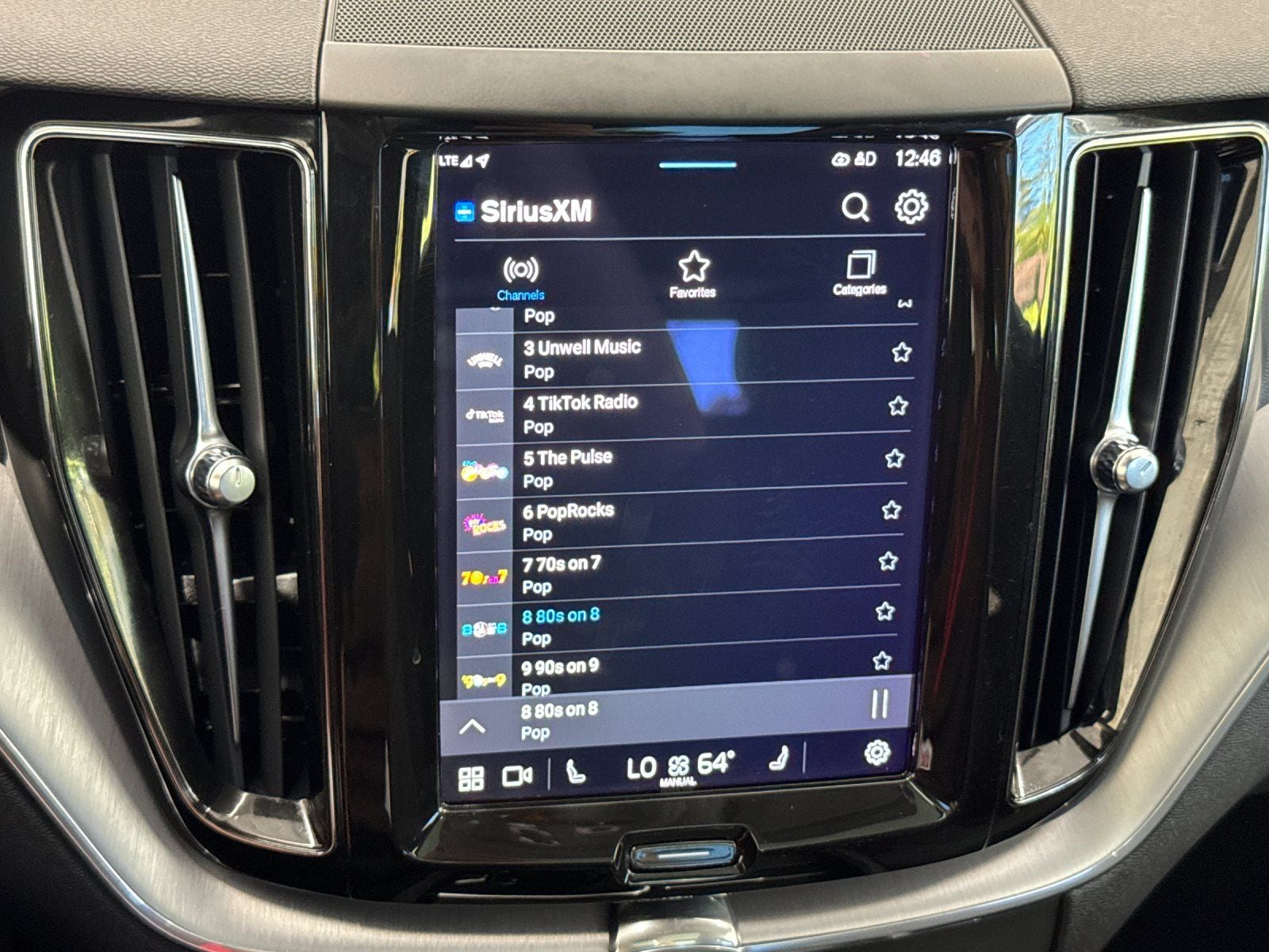 2022 Volvo XC60 Recharge Plug-In Hybrid T8 Inscription Expression