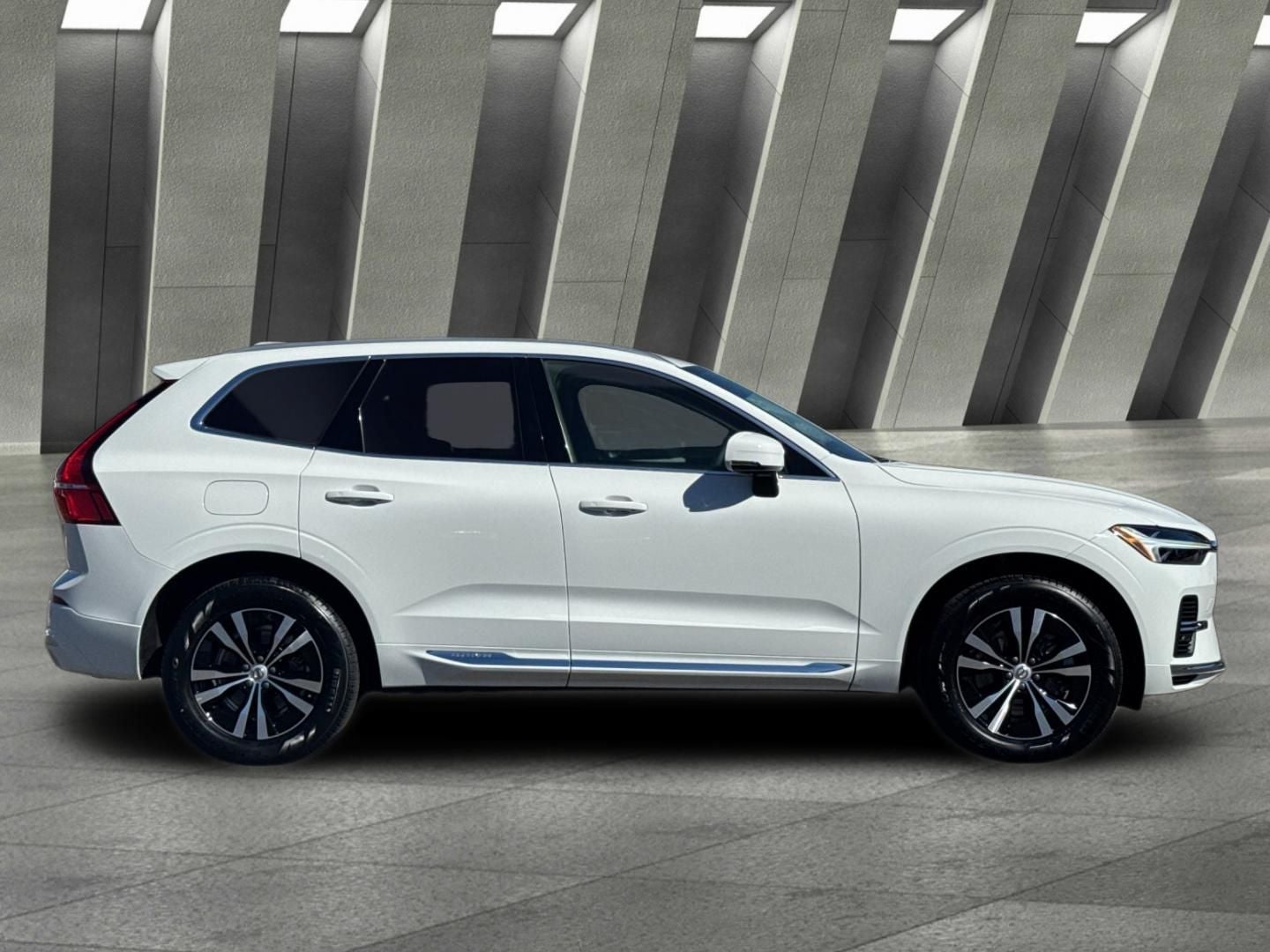 2022 Volvo XC60 Recharge Plug-In Hybrid T8 Inscription Expression