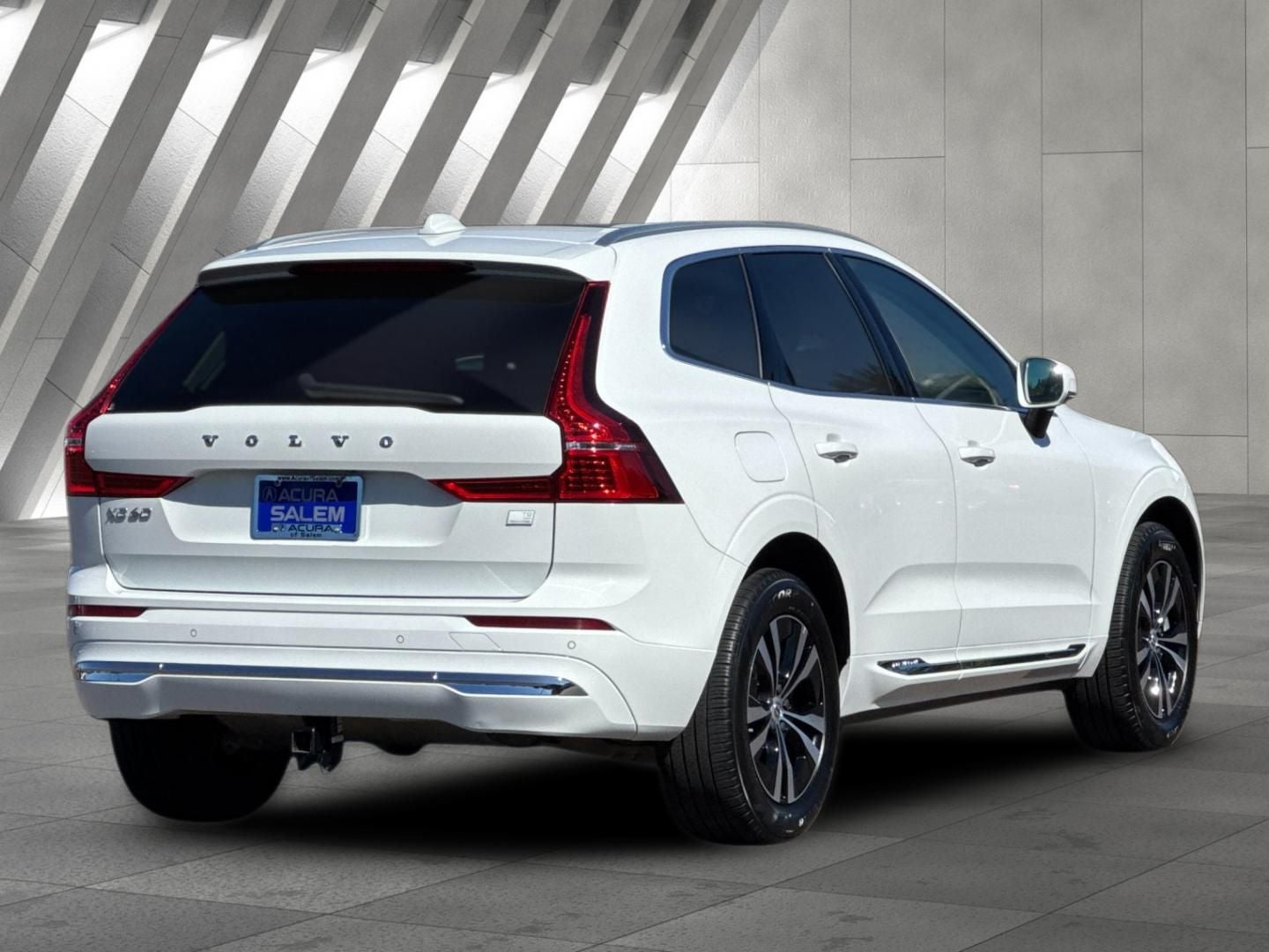 2022 Volvo XC60 Recharge Plug-In Hybrid T8 Inscription Expression