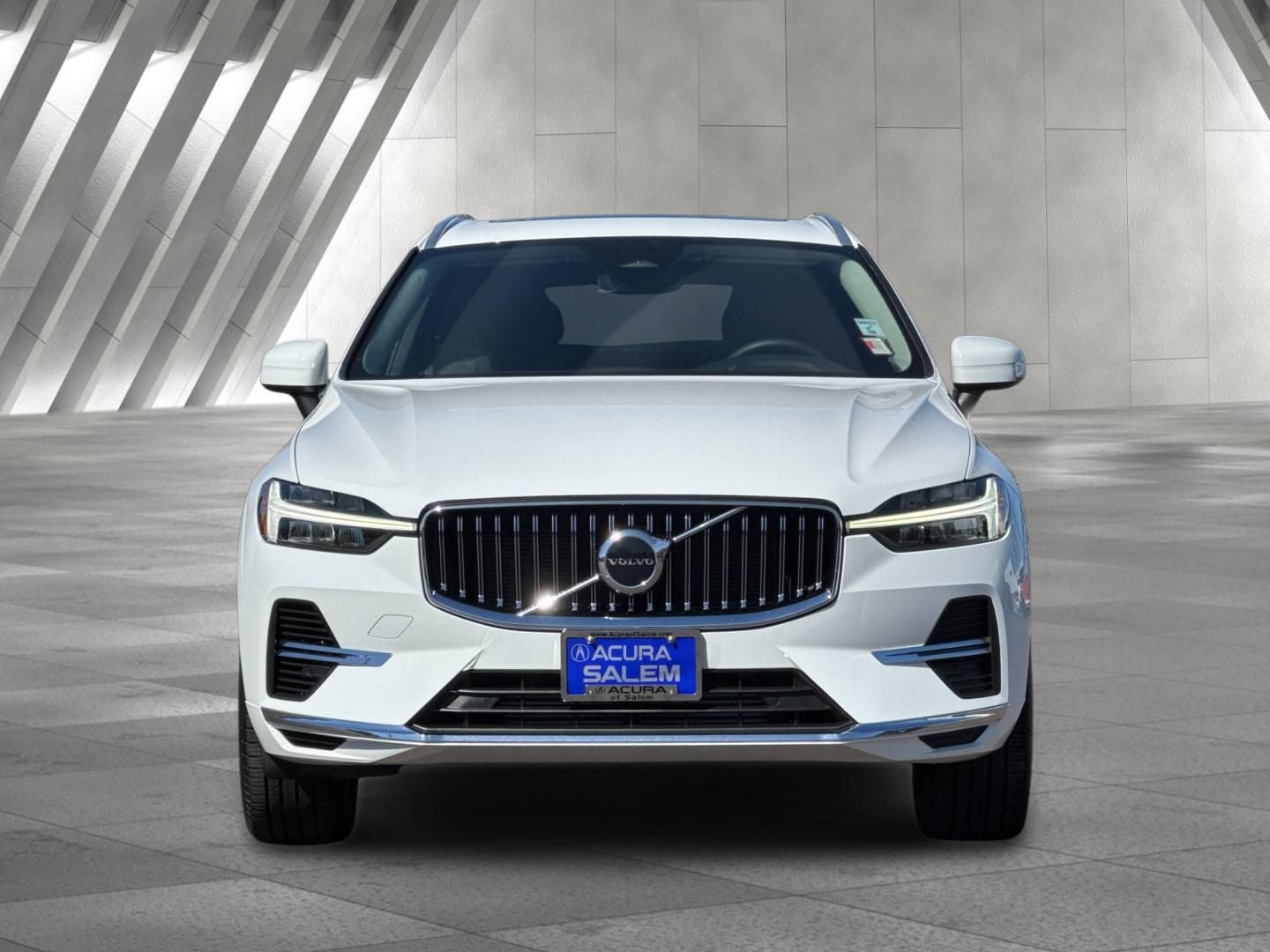 2022 Volvo XC60 Recharge Plug-In Hybrid T8 Inscription Expression