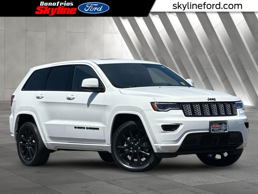 2022 Jeep Grand Cherokee Laredo X 4WD's photo