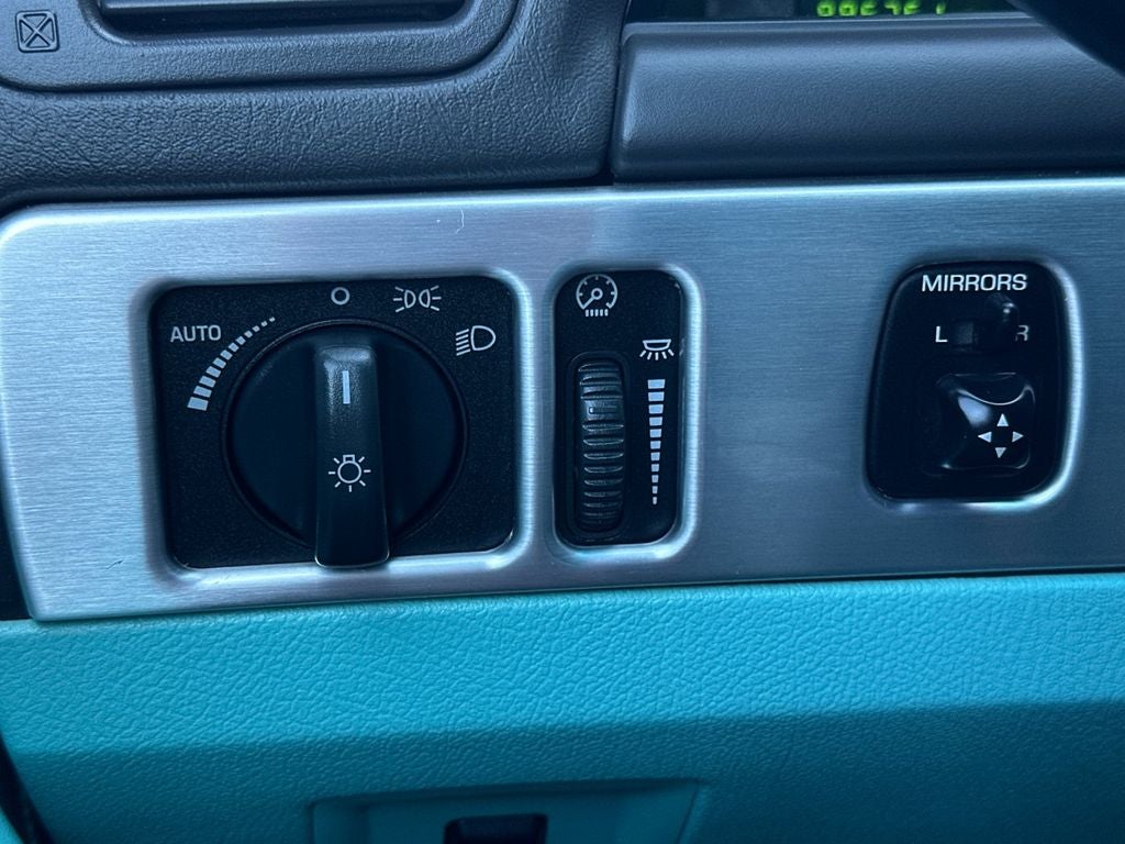 2002 Ford Thunderbird Base