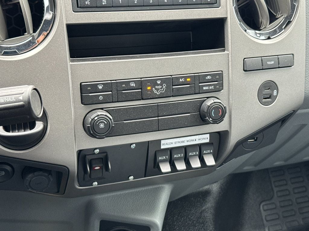 2024 Ford F-650SD Jerr-Dan Rollback