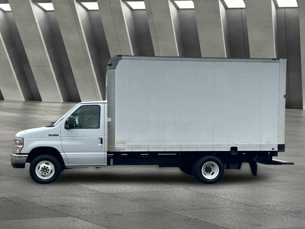 2015 Ford E-450SD Base