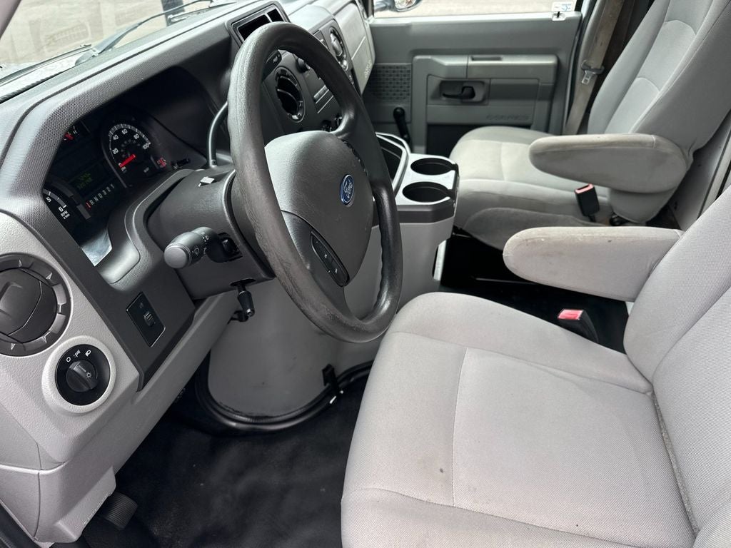 2015 Ford E-450SD Base