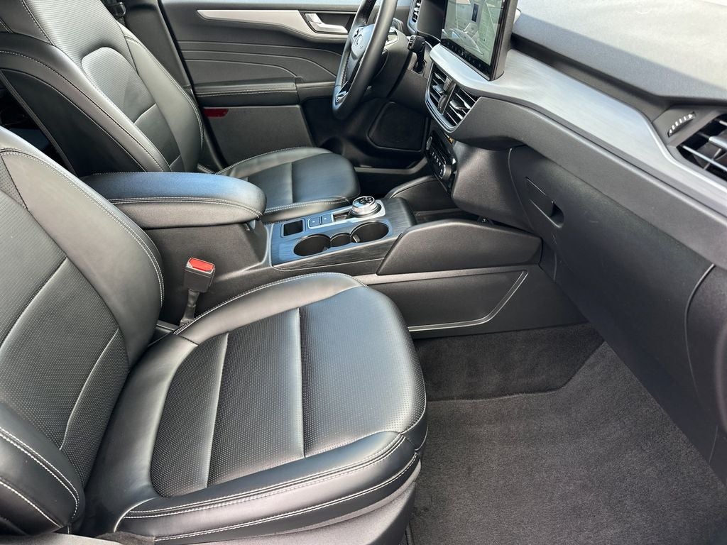 2025 Ford Escape Platinum