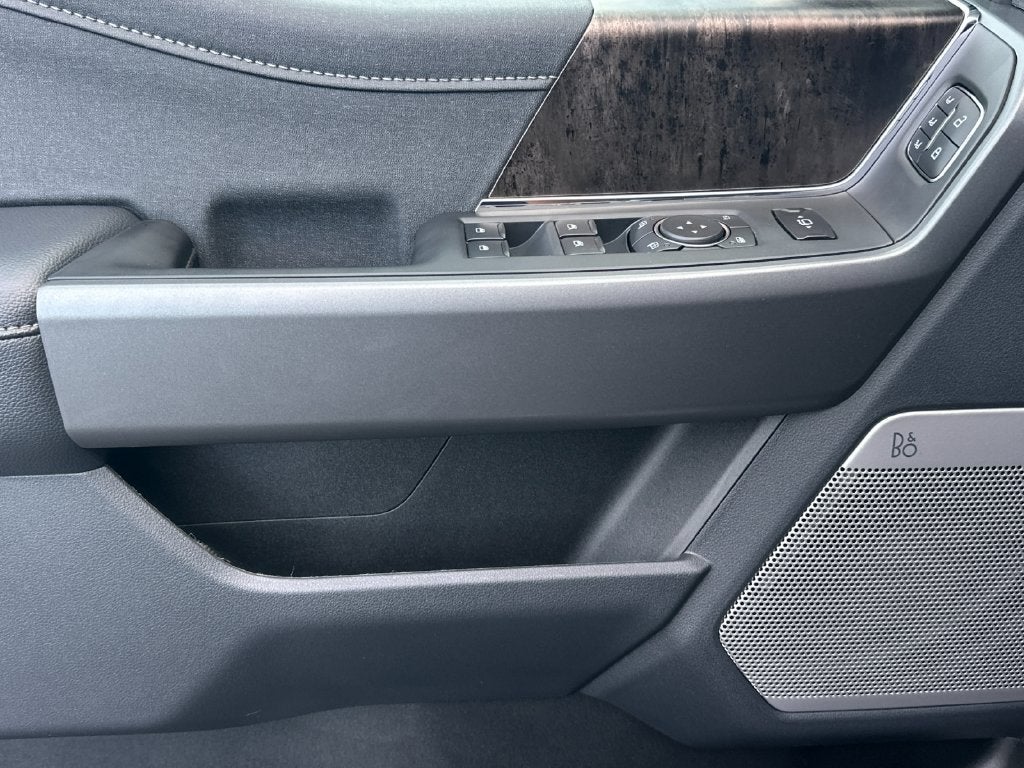 2027 Ford F-350SD Lariat