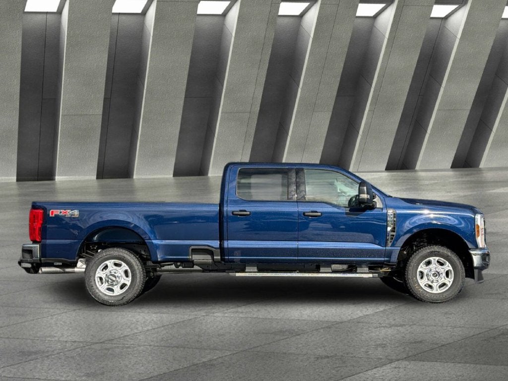 2027 Ford F-350SD XLT