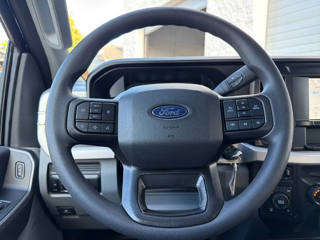 2027 Ford F-350SD XLT