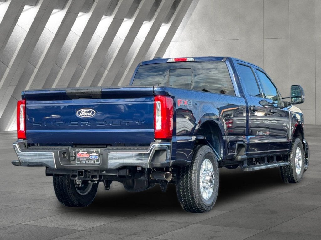 2027 Ford F-350SD XLT