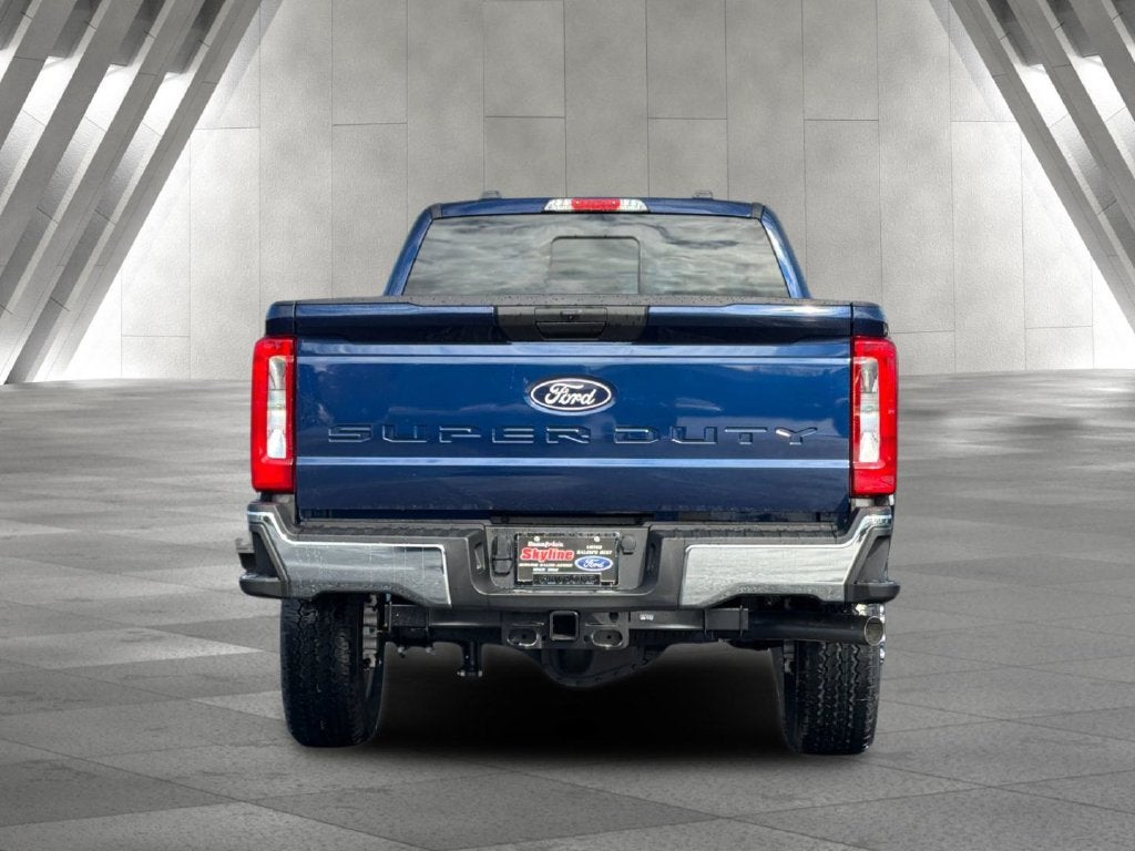 2027 Ford F-350SD XLT