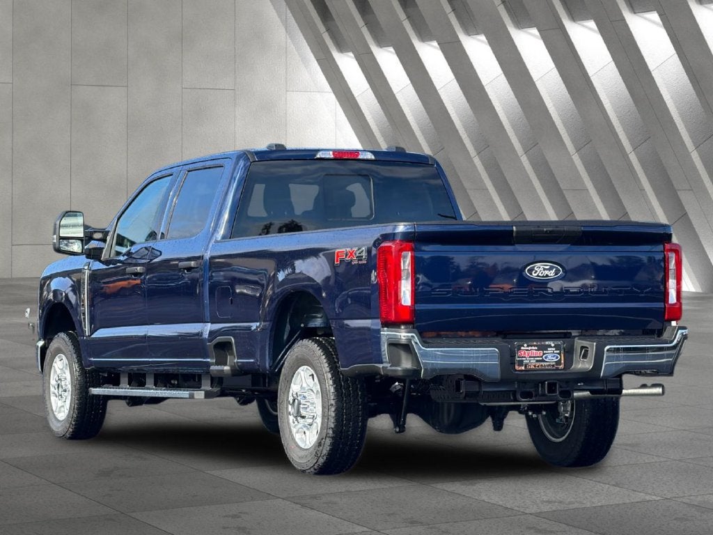 2027 Ford F-350SD XLT