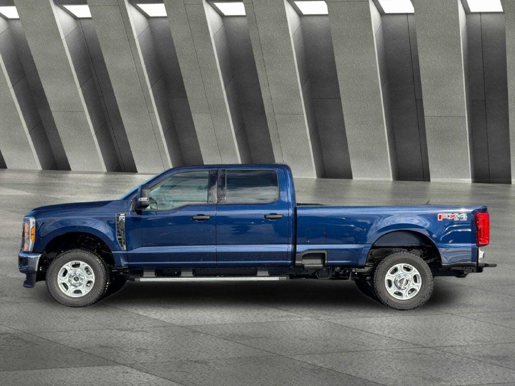 2027 Ford F-350SD XLT