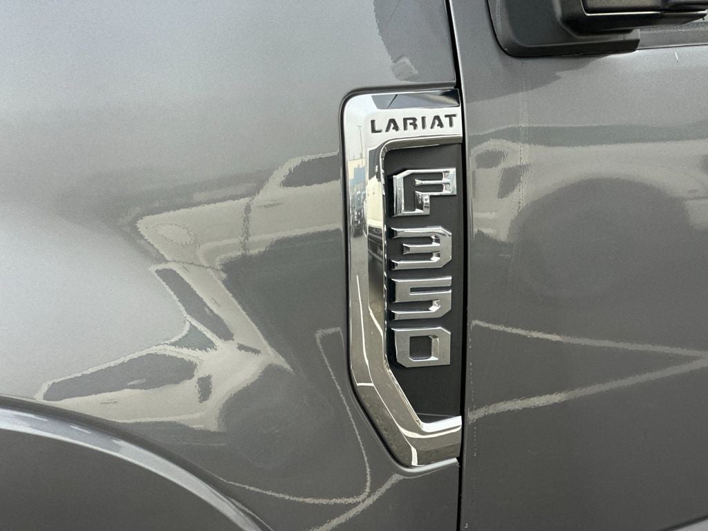 2022 Ford F-350SD Lariat