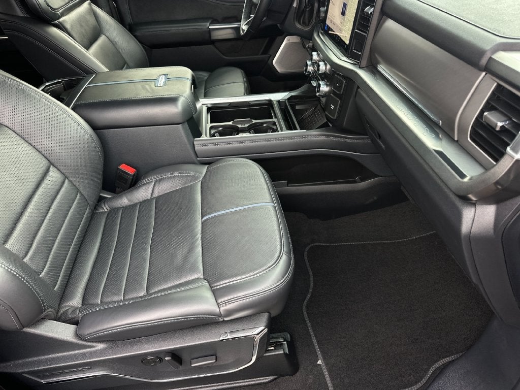 2025 Ford F-450SD Platinum DRW