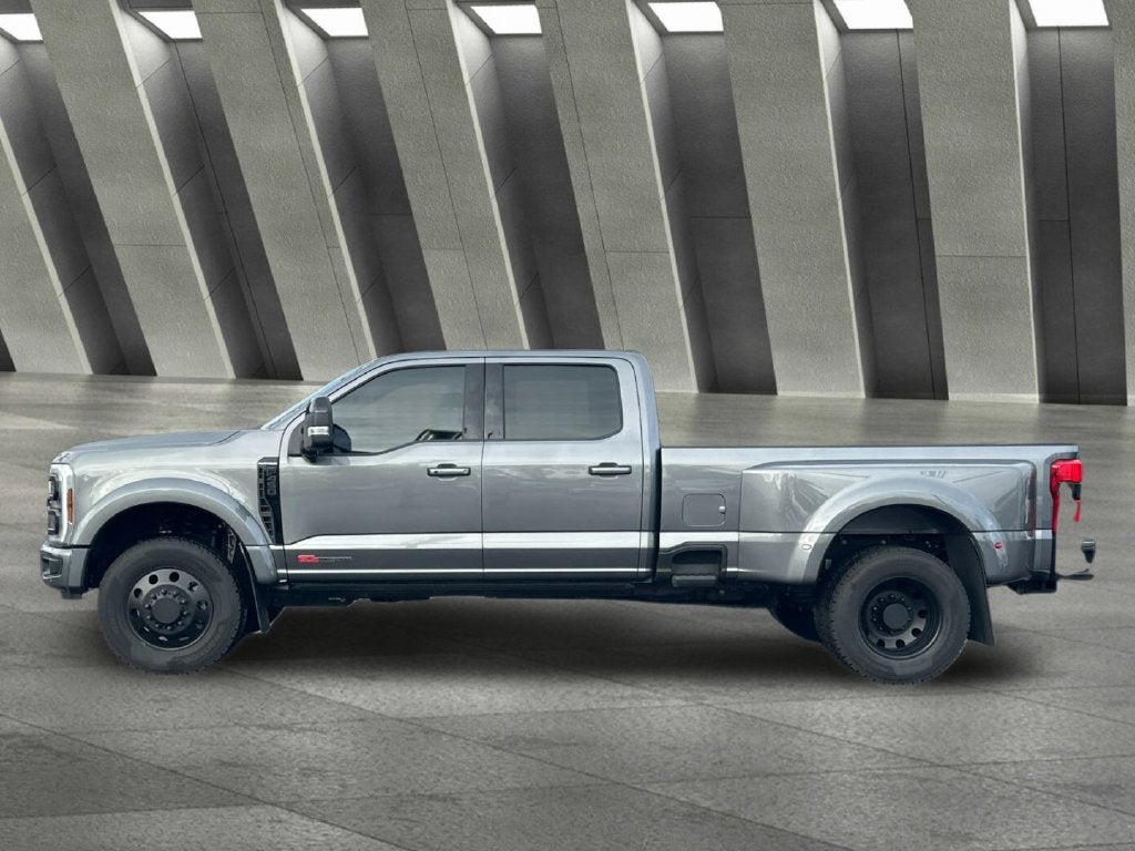 2025 Ford F-450SD Platinum DRW