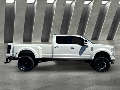 2022 Ford F-450SD Platinum DRW