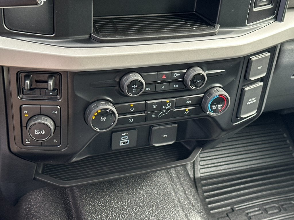 2027 Ford F-350SD XLT