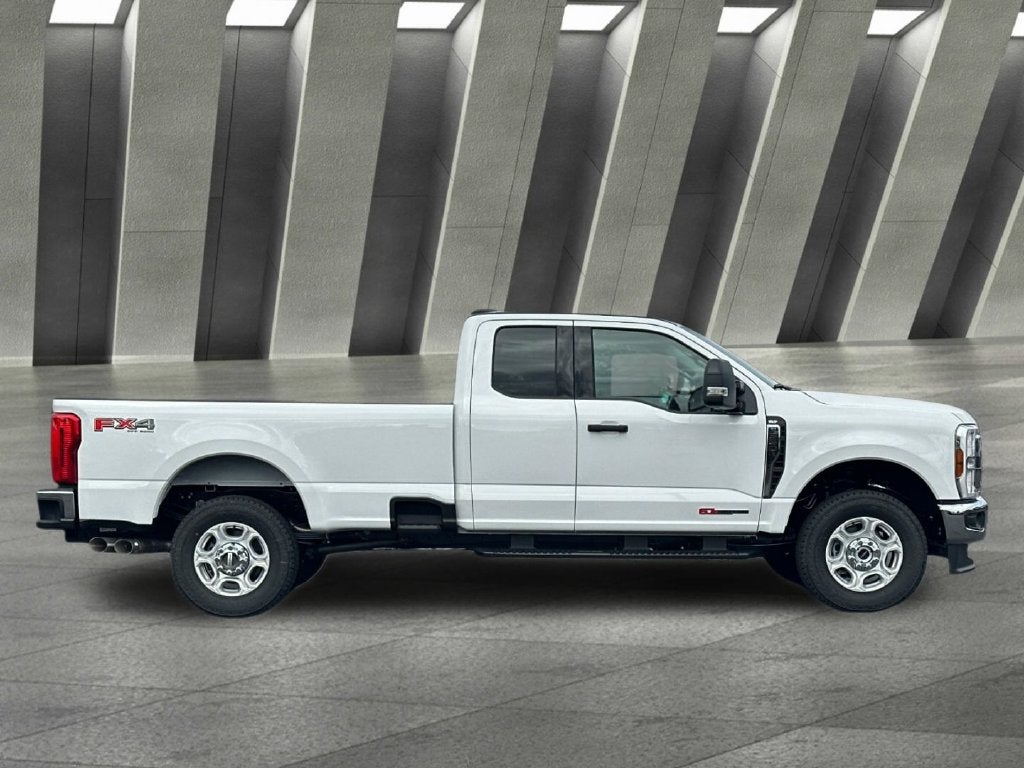 2027 Ford F-350SD XLT