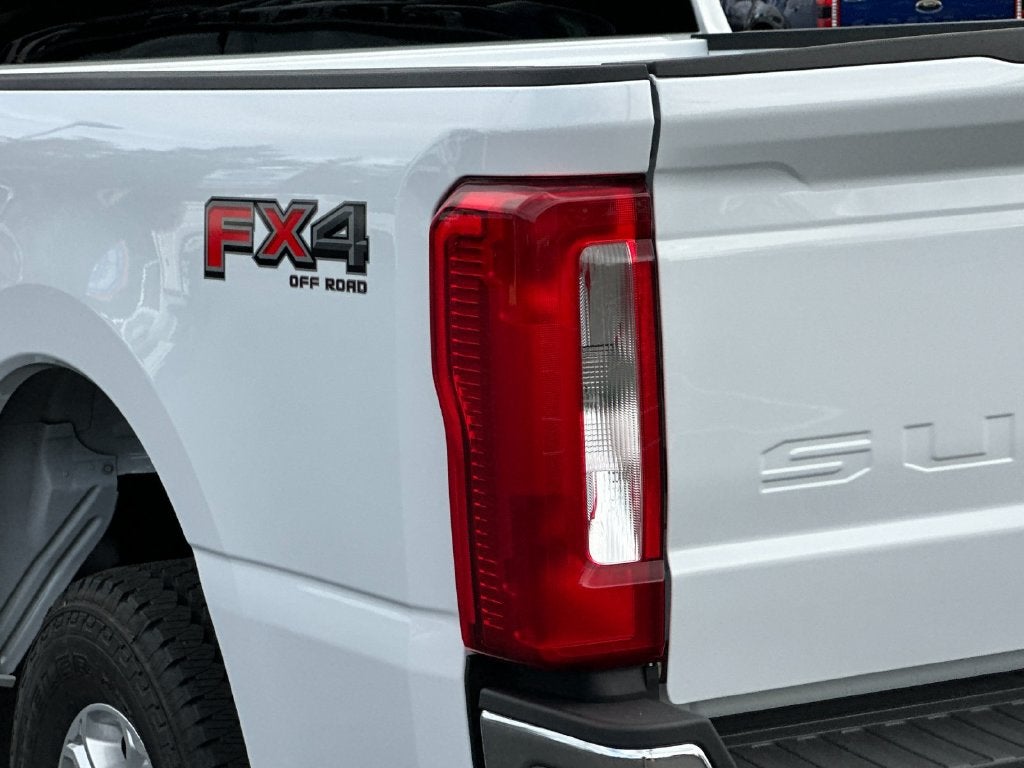 2027 Ford F-350SD XLT