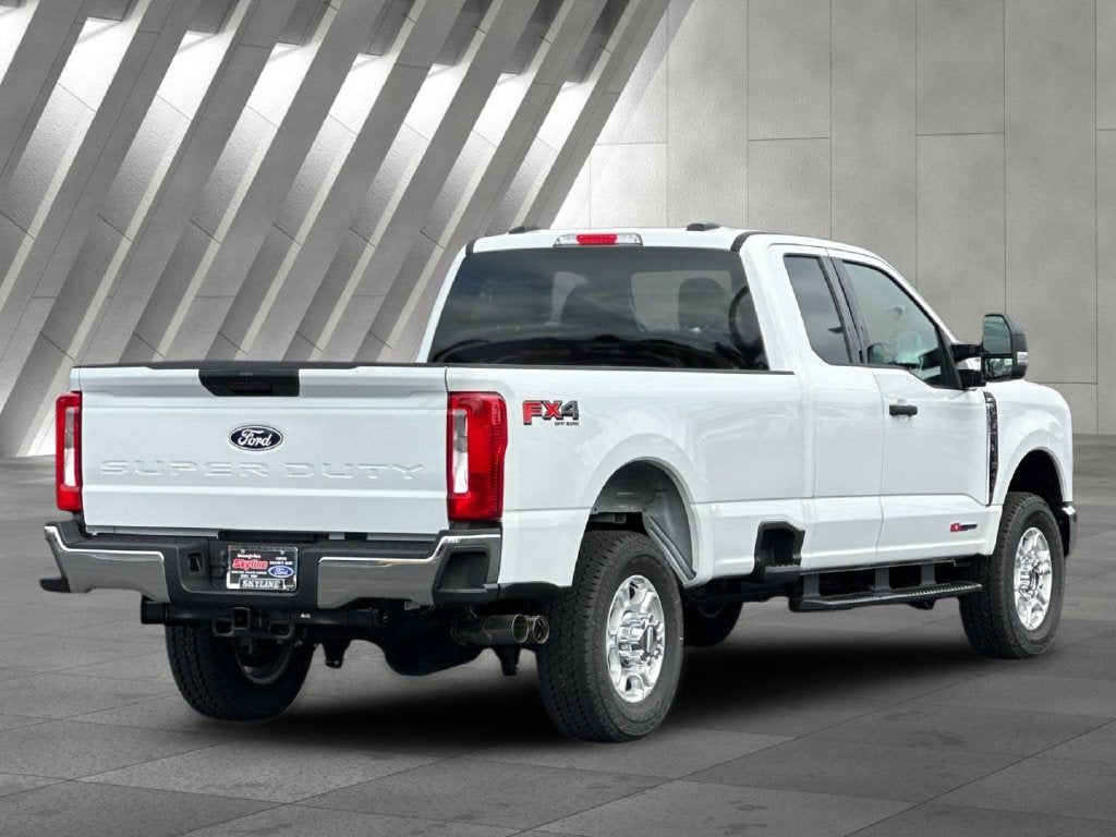 2027 Ford F-350SD XLT
