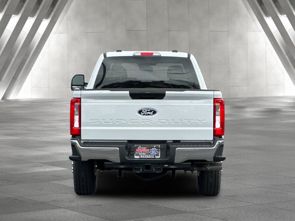 2027 Ford F-350SD XLT