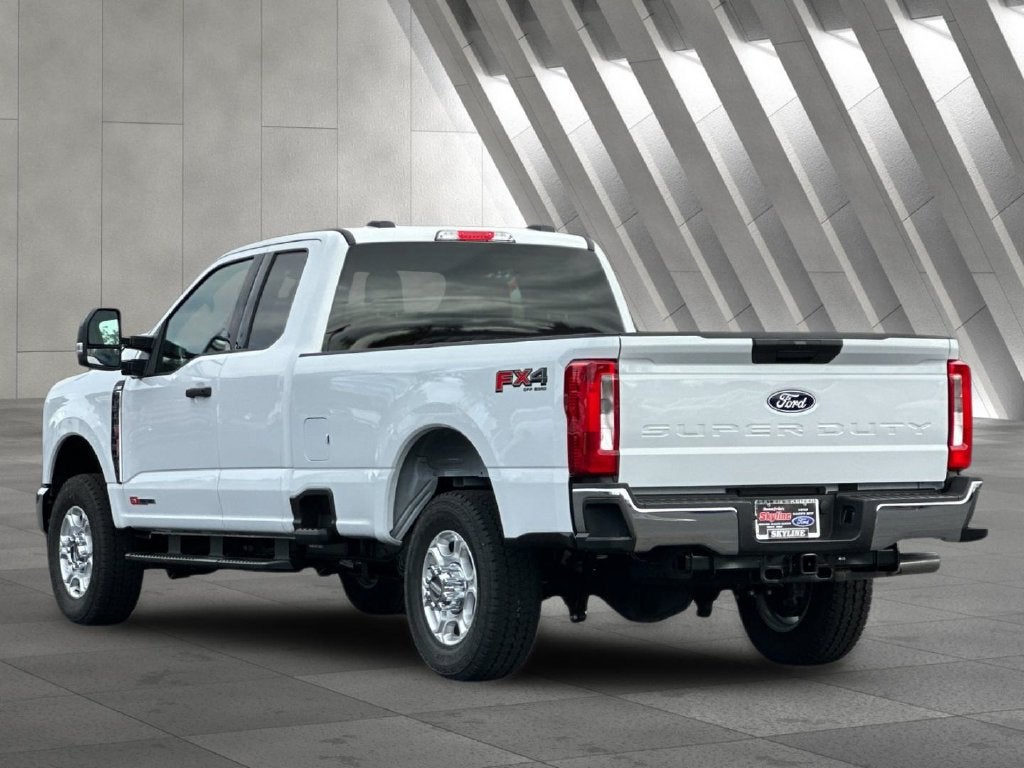 2027 Ford F-350SD XLT