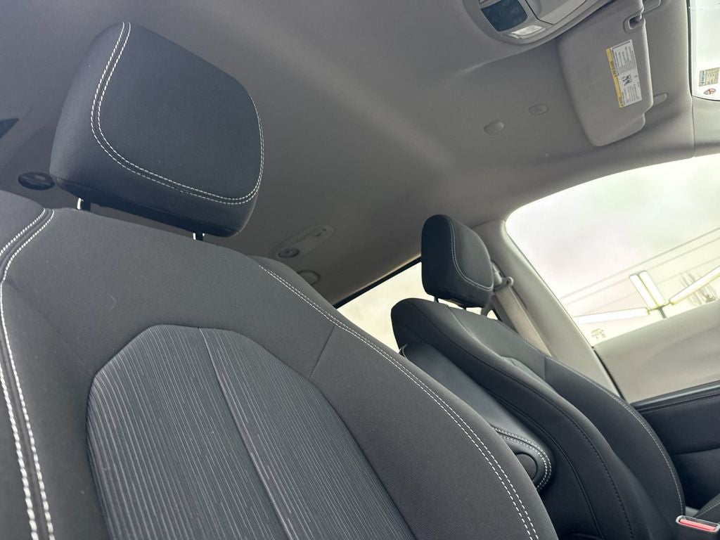 2024 Chrysler Voyager LX