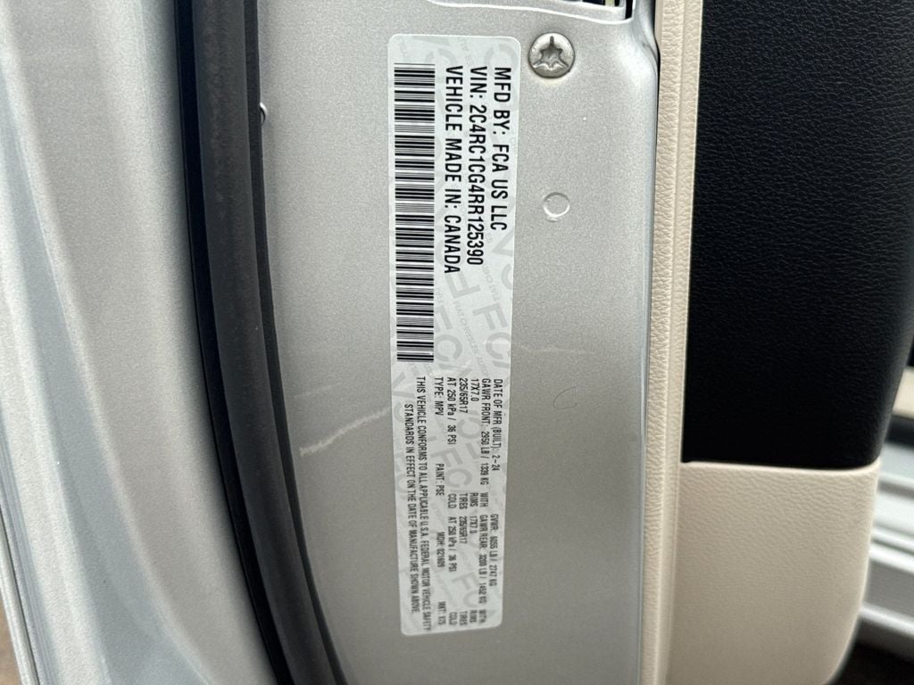 2024 Chrysler Voyager LX