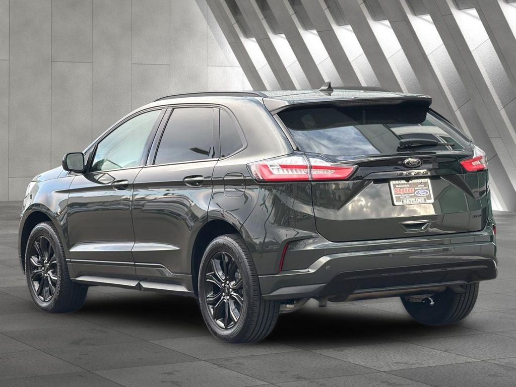 2022 Ford Edge SE