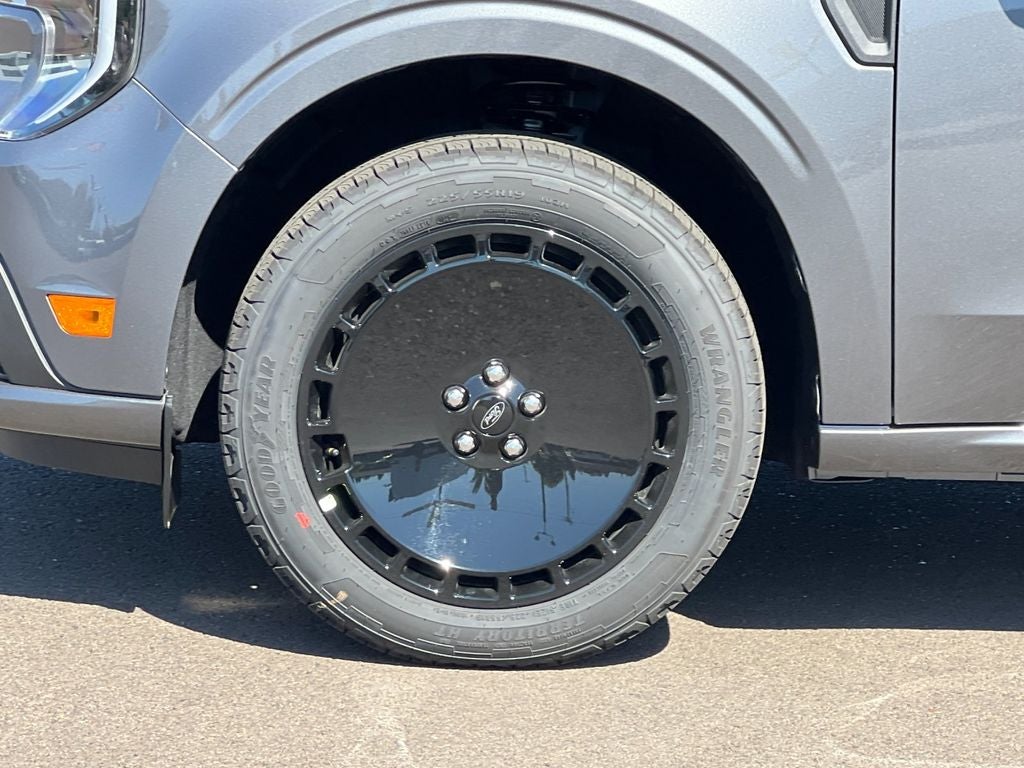 2025 Ford Maverick Lobo Standard