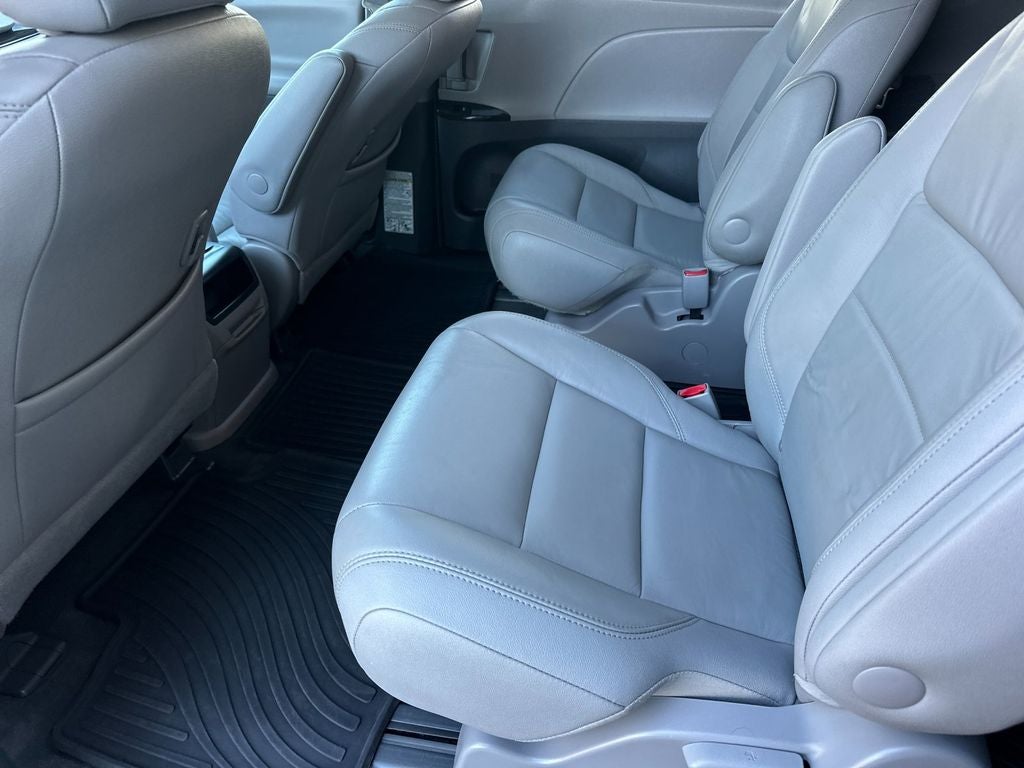 2017 Toyota Sienna XLE 7 Passenger